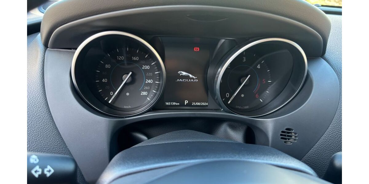 Jaguar F-Pace 165.200 km 16.800 &euro; Mühlacker 75417