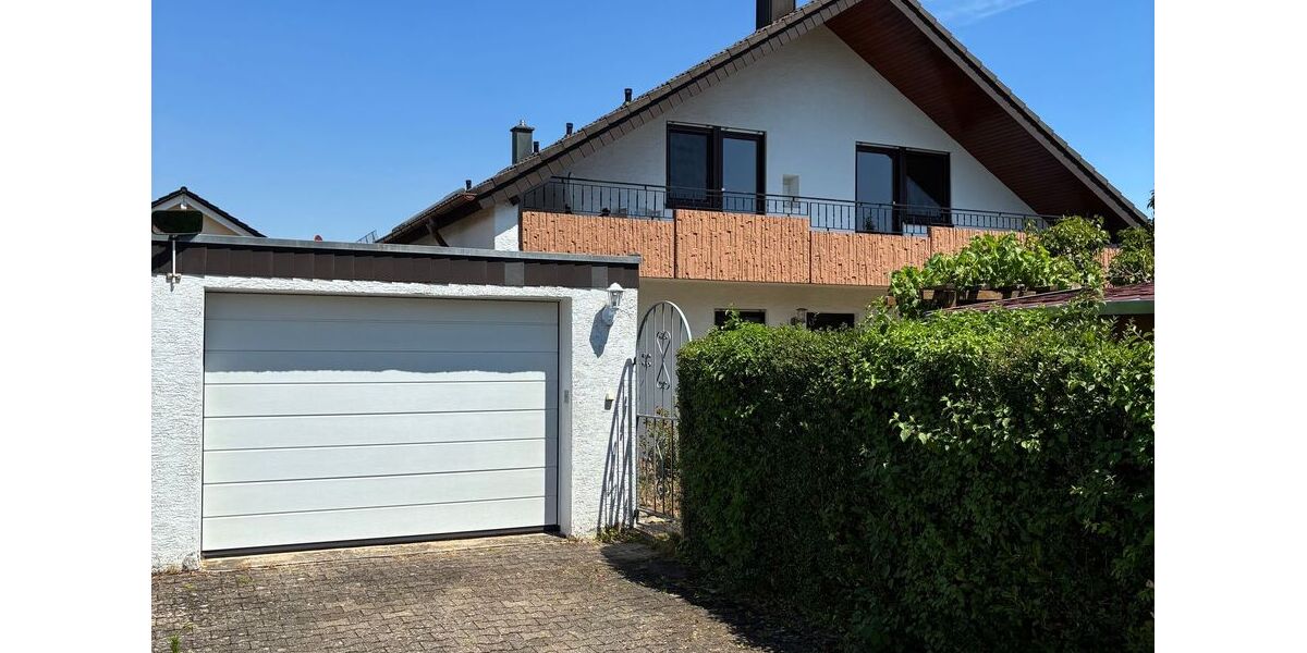 Gepflegte Doppelhaushälfte mit großem Garten in Top-Wohnlage - Einfamilienhaus Cleebronn | Angebot:27294861