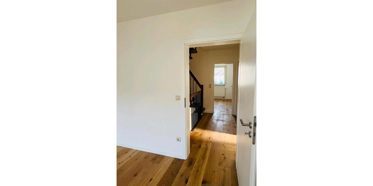 Doppelhaushälfte Mauer - 7 Zimmer, 200 m&sup2;, 2.150&euro; | Angebot:25420871