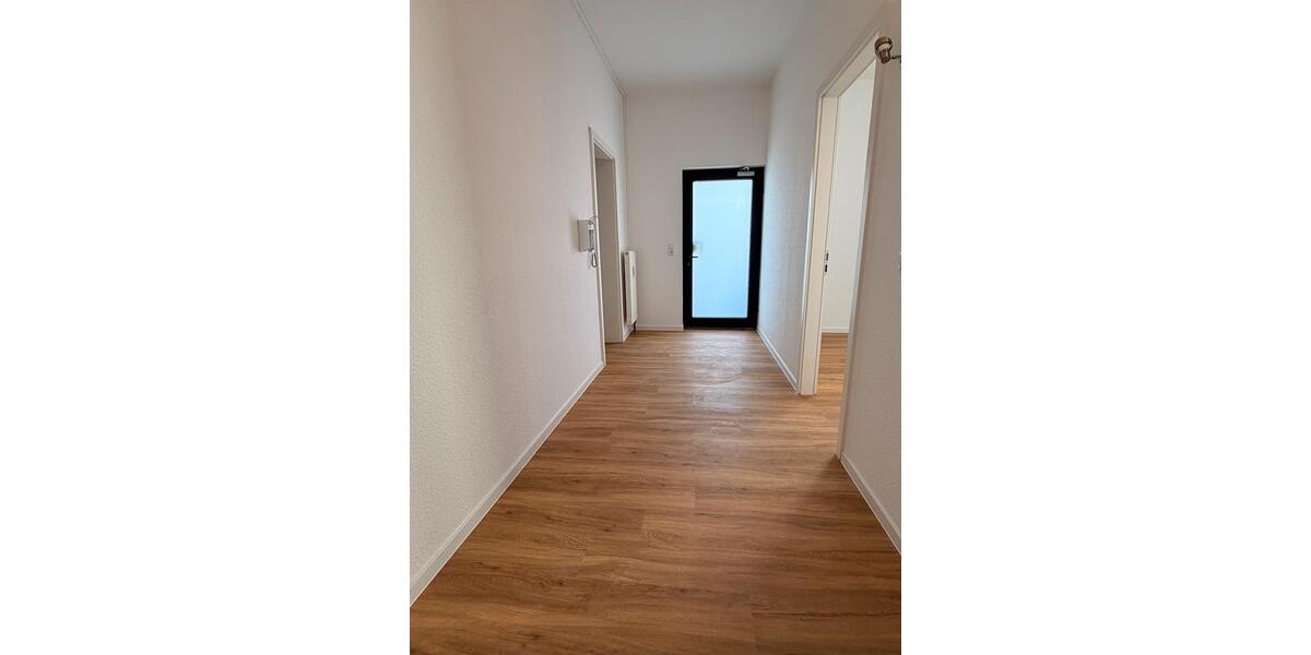 Erdgeschoßwohnung Sulzfeld - 3 Zimmer, 93 m&sup2;, 900&euro; | Angebot:24548075