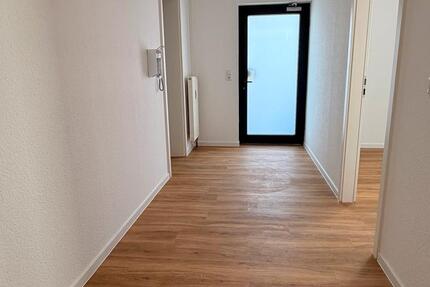 Wohnung Sulzfeld - 3 Zimmer, 93 m&sup2;, 900&euro; | Angebot:24548075
