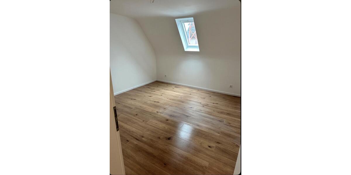 Etagenwohnung Kraichtal - 3 Zimmer, 65 m&sup2;, 990&euro; | Angebot:25942976