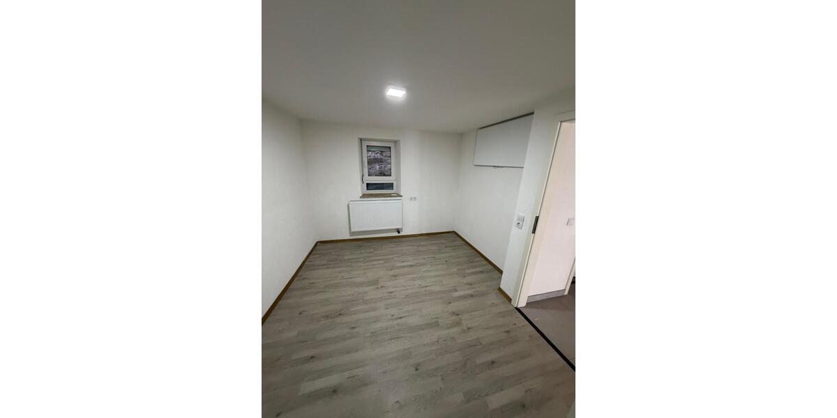 Erdgeschoßwohnung Kirchheim am Neckar - 3 Zimmer, 65 m&sup2;, 880&euro; | Angebot:25300835