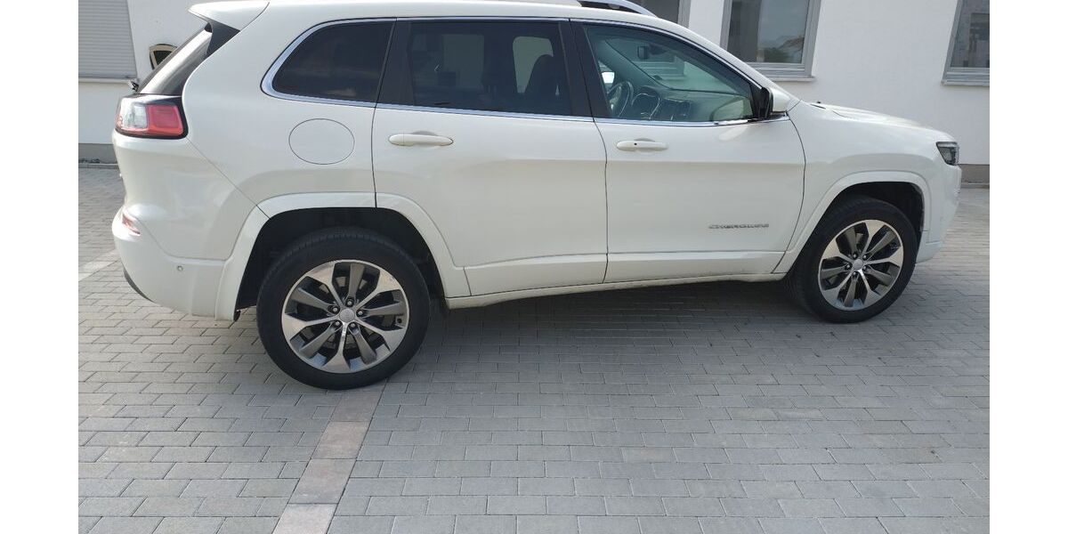 Jeep Cherokee 68.500 km 19.500 &euro; Zaisenhausen 75059