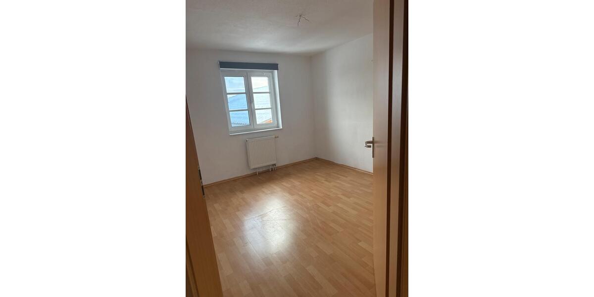 Etagenwohnung Sinsheim - 3 Zimmer, 84 m&sup2;, 1.050&euro; | Angebot:24767534