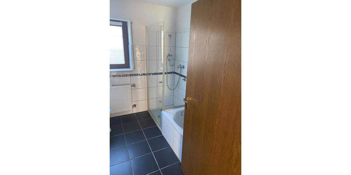 Einfamilienhaus Sinsheim - 7 Zimmer, 220 m&sup2;, 649.000&euro; | Angebot:25657488