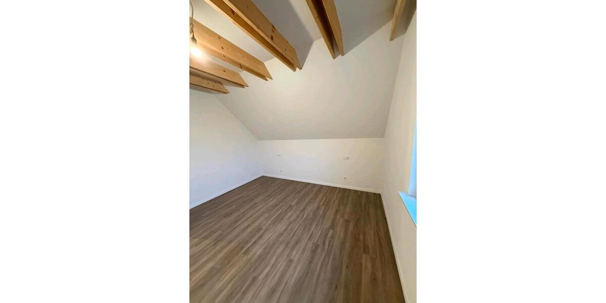 Einfamilienhaus Östringen - 5 Zimmer, 145 m&sup2;, 1.600&euro; | Angebot:25282563