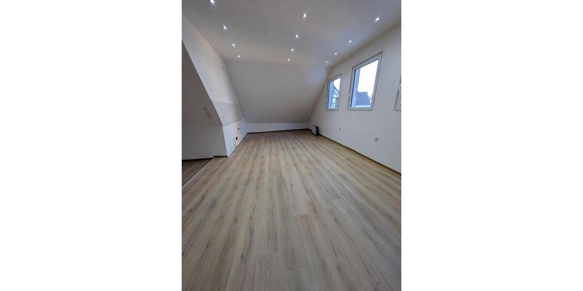 Dachgeschoßwohnung Schwaigern - 3 Zimmer, 90 m&sup2;, 750&euro; | Angebot:25510466