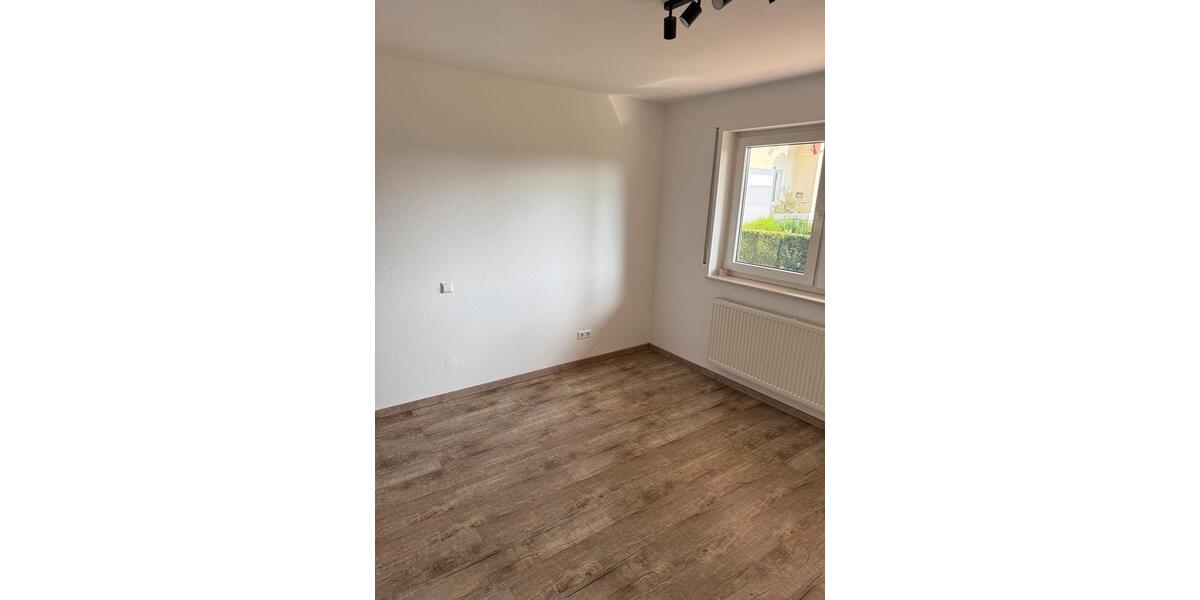 Etagenwohnung Sulzfeld - 2 Zimmer, 50 m&sup2;, 480&euro; | Angebot:25839381