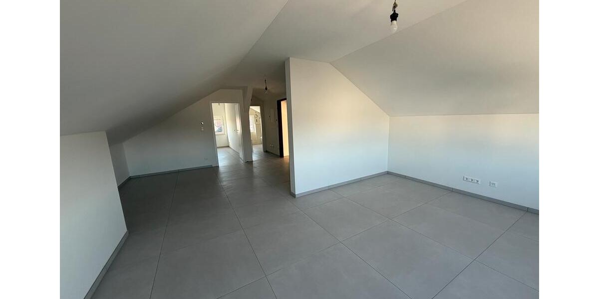 Dachgeschoßwohnung Neckarsulm - 2 Zimmer, 64 m&sup2;, 950&euro; | Angebot:25973944