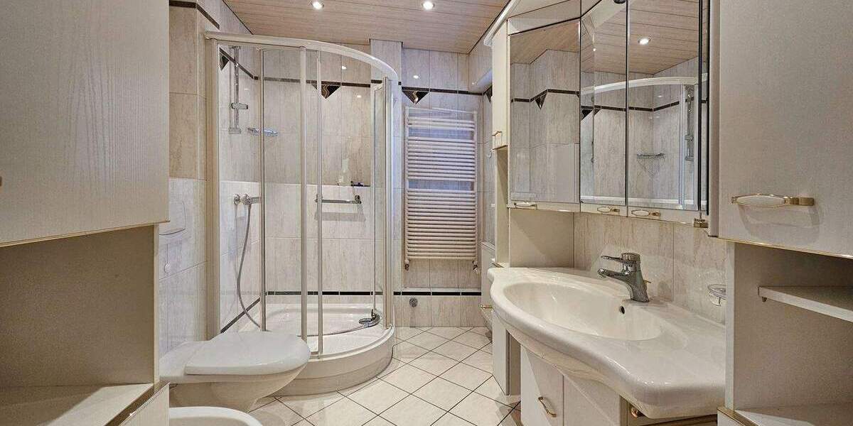 Mehrfamilienhaus, Wohnhaus Wiesloch - 4 Zimmer, 135 m&sup2;, 370.000&euro; | Angebot:25676586