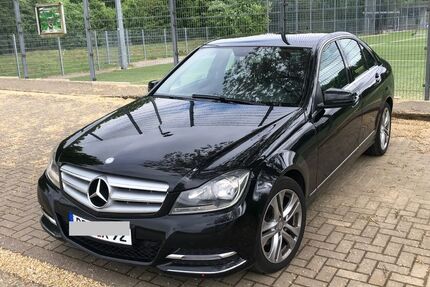 Mercedes-Benz 220 204.200 km 11.700 &euro; Bretten 75015