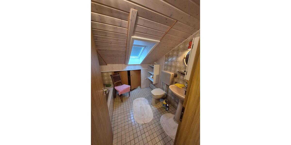 Einfamilienhaus Walzbachtal - 9 Zimmer, 285 m&sup2;, 600.000&euro; | Angebot:26039472