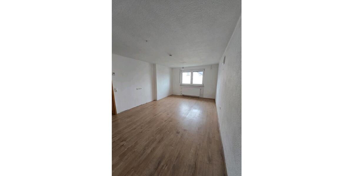 Maisonettenwohnung Kraichtal - 5.5 Zimmer, 135 m&sup2;, 1.200&euro; | Angebot:26317427