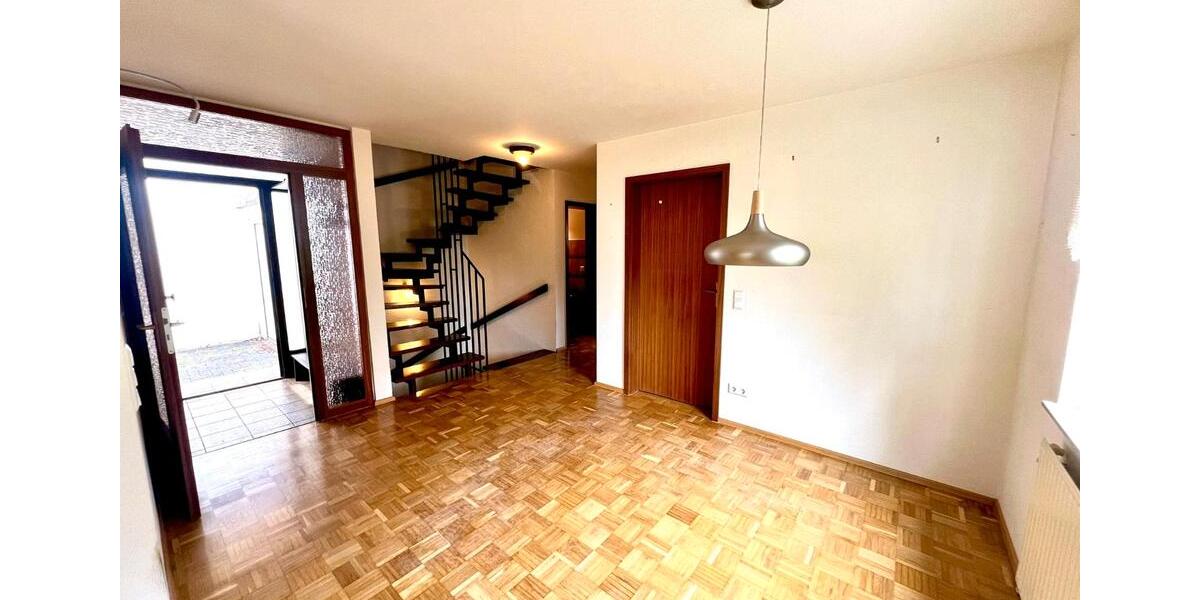 Einfamilienhaus Heilbronn Frankenbach - 6 Zimmer, 140 m&sup2;, 1.780&euro; | Angebot:25935046