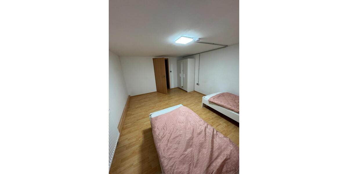 Etagenwohnung Bretten - 5 Zimmer, 120 m&sup2;, 400&euro; | Angebot:25251540