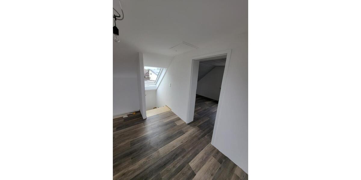Etagenwohnung Malsch - 5 Zimmer, 121 m&sup2;, 1.500&euro; | Angebot:25894885