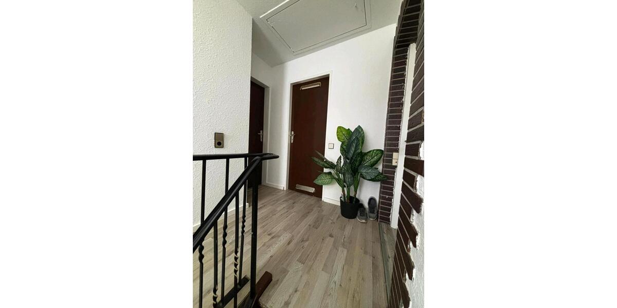 Einfamilienhaus Sandhausen - 8 Zimmer, 180 m&sup2;, 450.000&euro; | Angebot:26625871