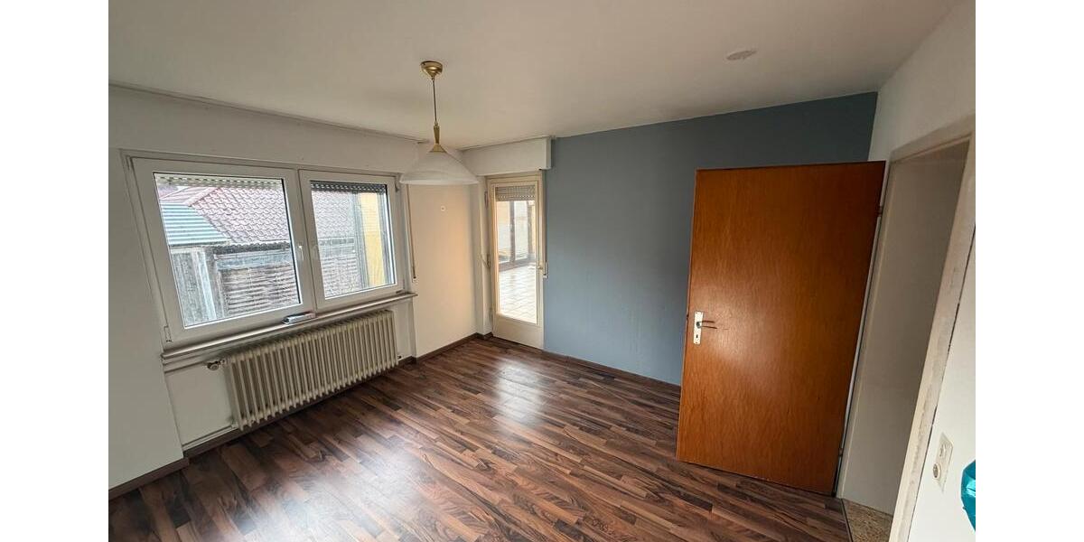 Einfamilienhaus Oberderdingen - 7 Zimmer, 200 m&sup2;, 399.000&euro; | Angebot:25294244
