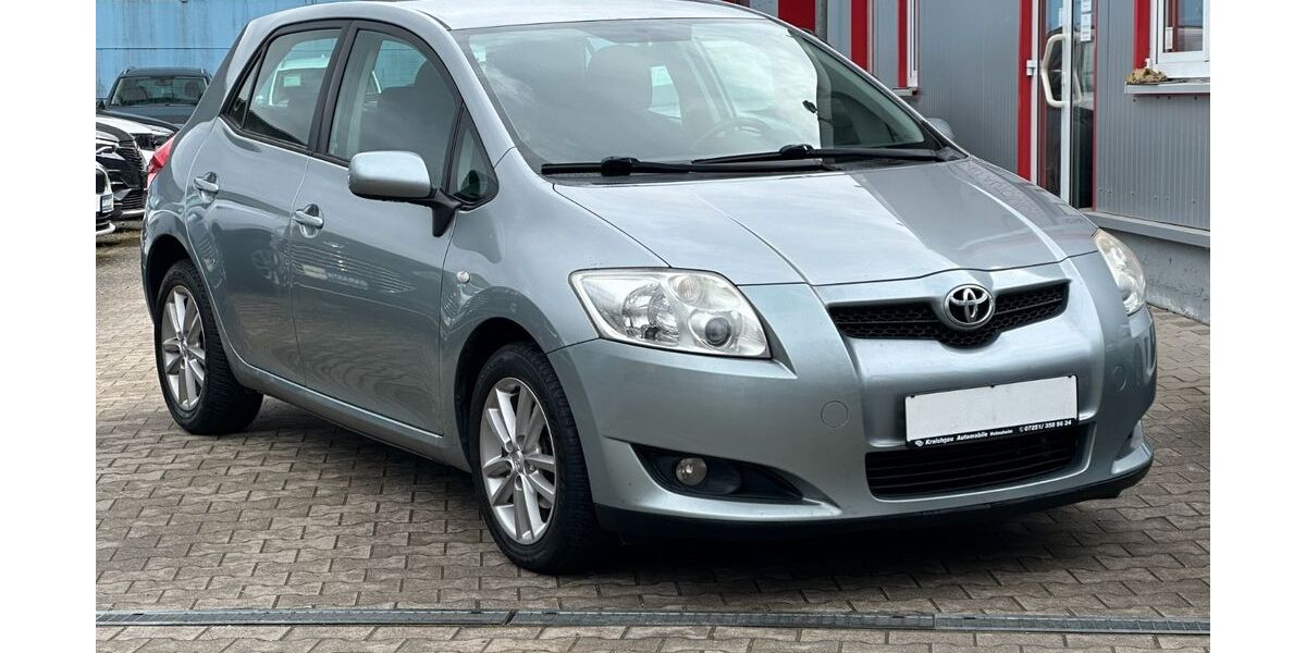 Toyota Auris 208.000 km 3.995 &euro; Bruchsal-Helmsheim 76646