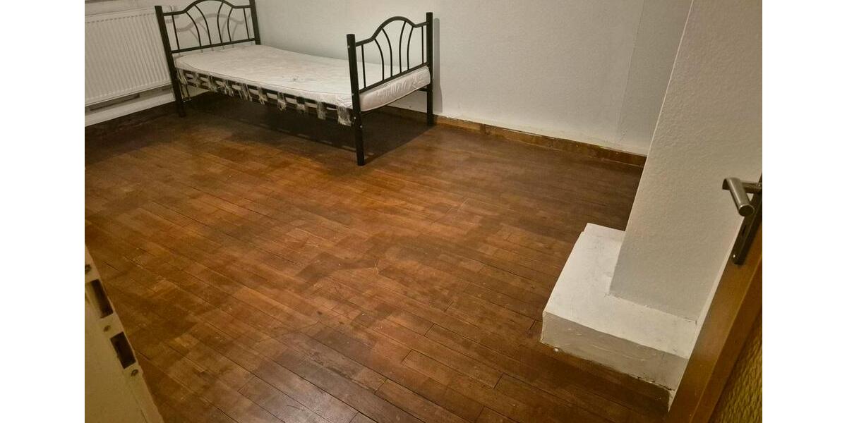 Etagenwohnung Lauffen am Neckar - 3 Zimmer, 90 m&sup2;, 1.000&euro; | Angebot:25402502