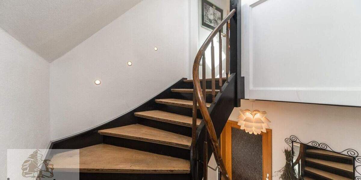 Mehrfamilienhaus, Wohnhaus Heilbronn / Neckargartach Neckargartach - 8 Zimmer, 194 m&sup2;, 548.000&euro; | Angebot:25742864