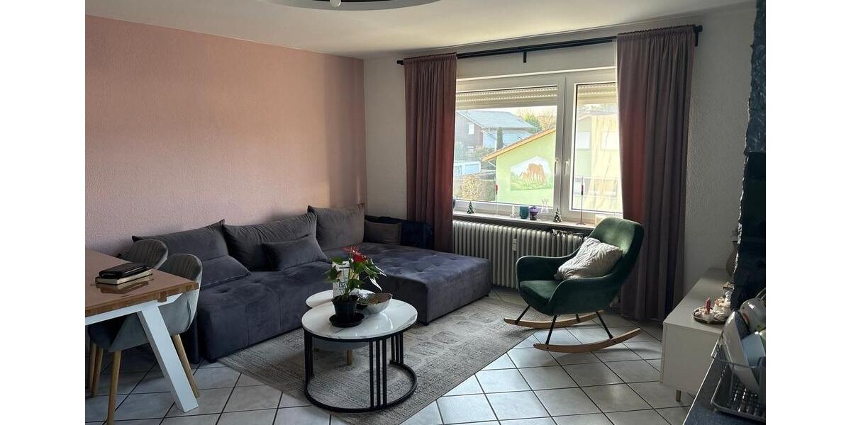 Dachgeschoßwohnung Kirchardt - 3 Zimmer, 60 m&sup2;, 800&euro; | Angebot:25510146