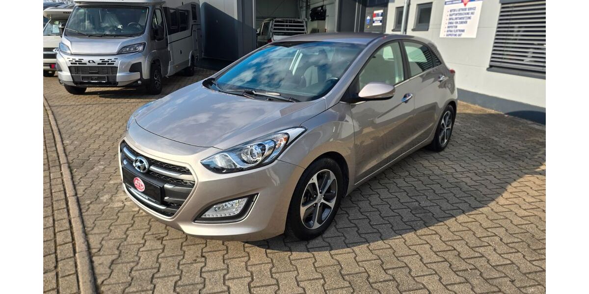 Hyundai i30 71.068 km 13.390 &euro; Sandhausen 69207