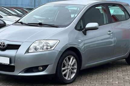 Toyota Auris 208.000 km 3.995 &euro; Bruchsal-Helmsheim 76646