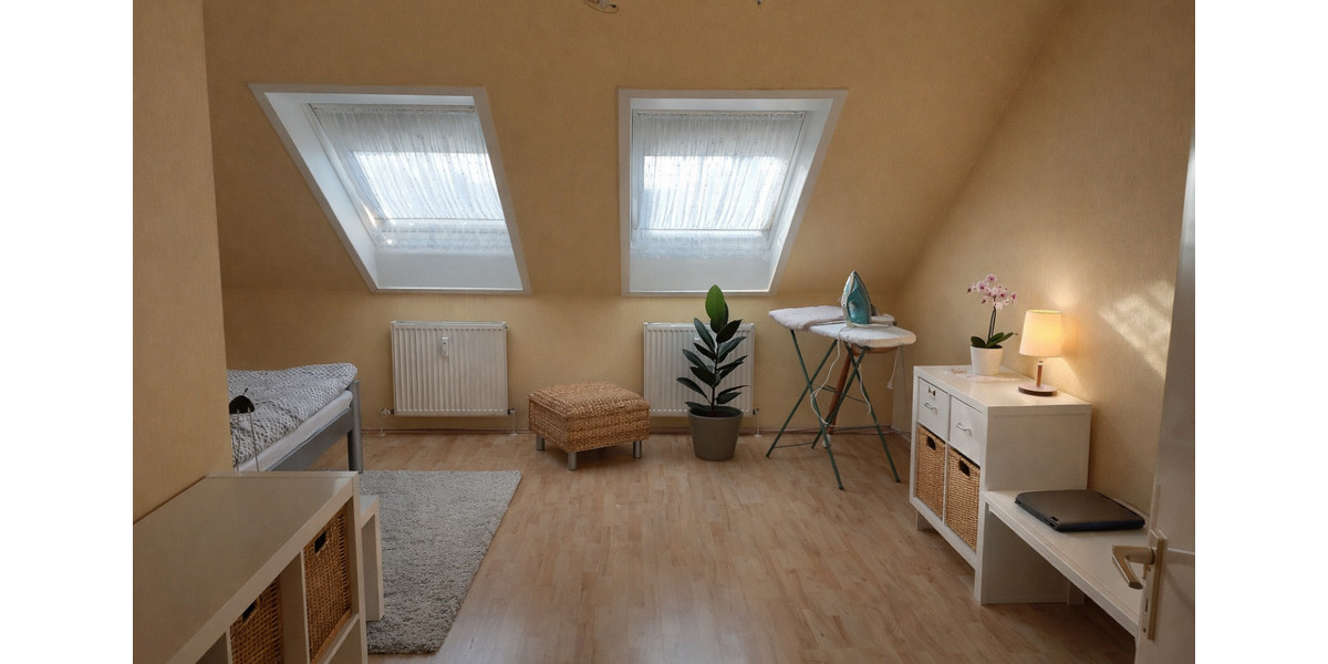 Dachgeschoßwohnung Bruchsal - 3 Zimmer, 80 m&sup2;, 1.050&euro; | Angebot:25710207