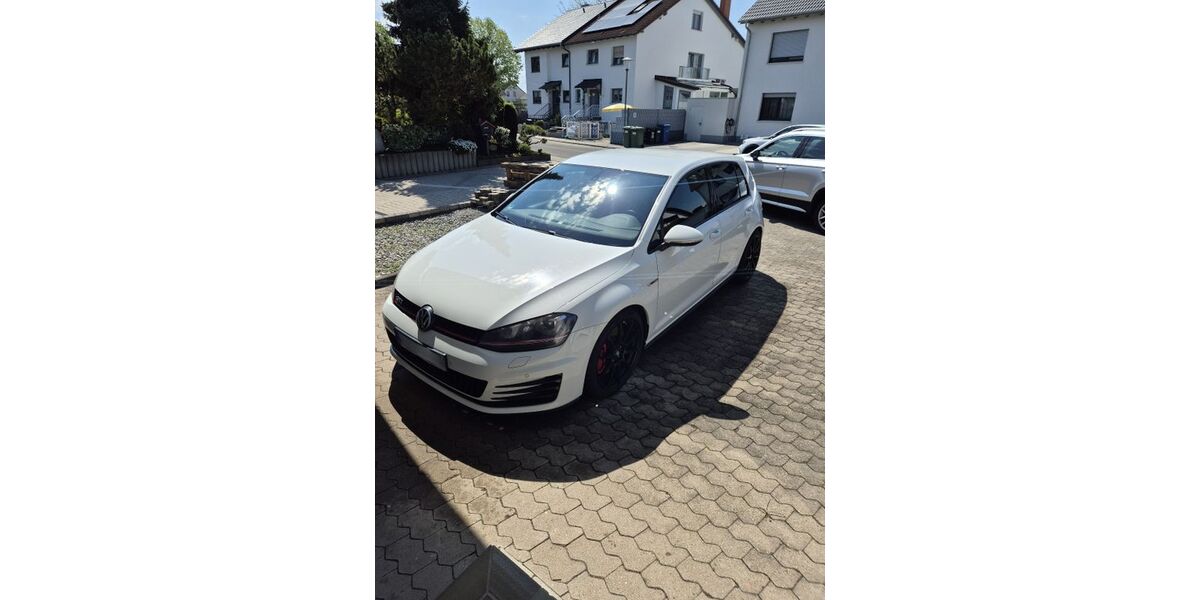 VW Golf 96.257 km 15.200 &euro; Karlsdorf-Neuthard 76689