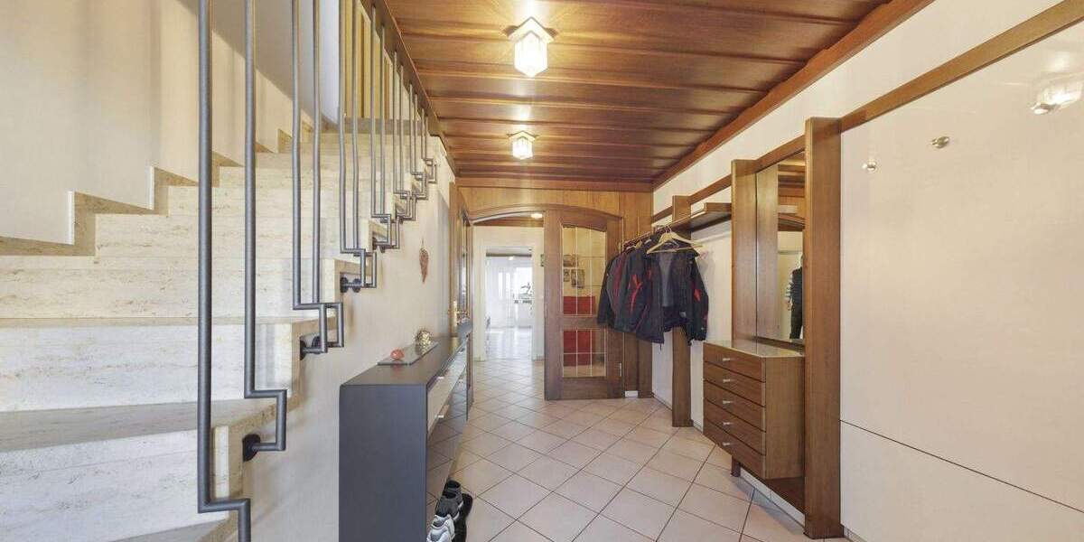 Mehrfamilienhaus, Wohnhaus Besigheim - 7 Zimmer, 225 m&sup2;, 876.000&euro; | Angebot:25749260