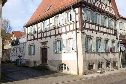 Haus Sulzfeld - 7 Zimmer, 200 m&sup2;, 350.000&euro; | Angebot:26026160