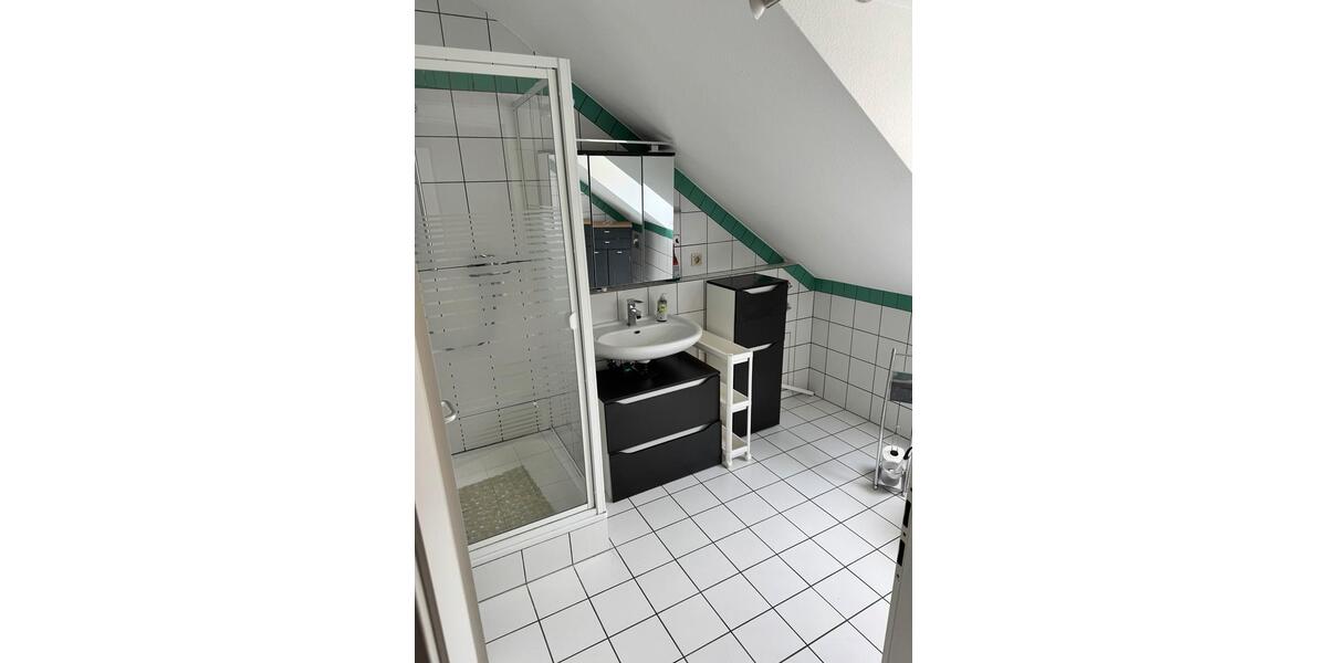 Dachgeschoßwohnung Walldorf - 2 Zimmer, 67 m&sup2;, 930&euro; | Angebot:25945170