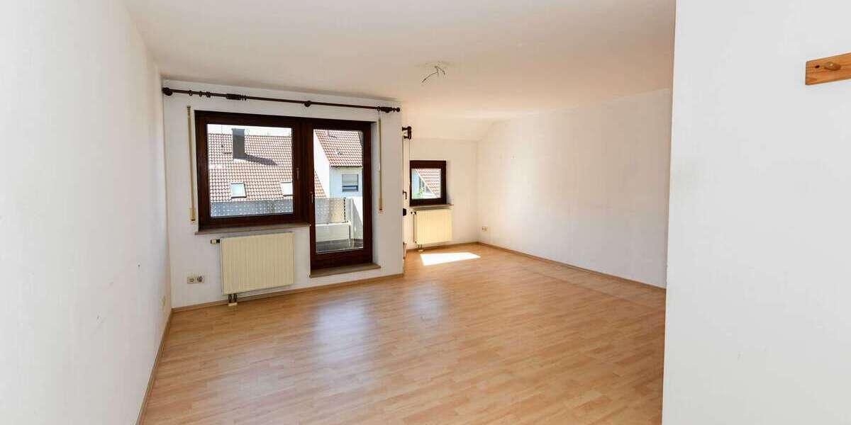 ImmoBillia:“Gepflegtes Reihenmittelhaus in begehrter Lage von Markgröningen!“ - Einfamilienhaus Markgröningen | Angebot:27083917