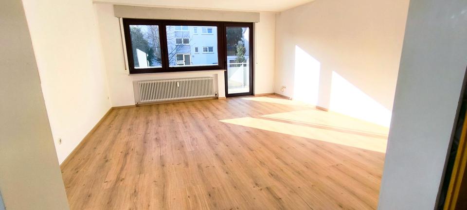 Etagenwohnung Weinsberg - 3.5 Zimmer, 86 m&sup2;, 1.290&euro; | Angebot:24855448