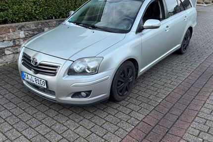 Toyota Avensis 217.500 km 2.550 &euro; sulzfeld 75056