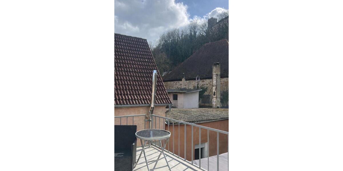 Dachgeschoßwohnung Haßmersheim - 3 Zimmer, 75 m&sup2;, 800&euro; | Angebot:25366413