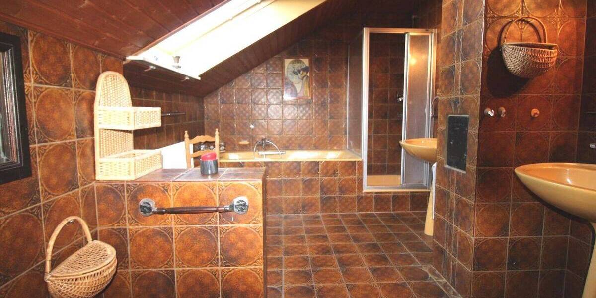 Einfamilienhaus Mühlacker - 7 Zimmer, 210 m&sup2;, 499.000&euro; | Angebot:25749256