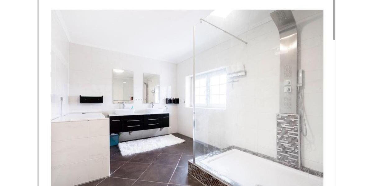 Einfamilienhaus Nordheim - 7 Zimmer, 270 m&sup2;, 3.200&euro; | Angebot:26618245
