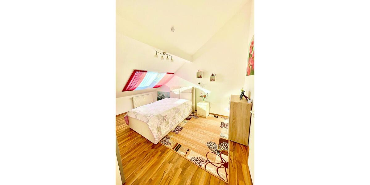 Dachgeschoßwohnung Neckarzimmern - 2 Zimmer, 75 m&sup2;, 189.000&euro; | Angebot:27003091