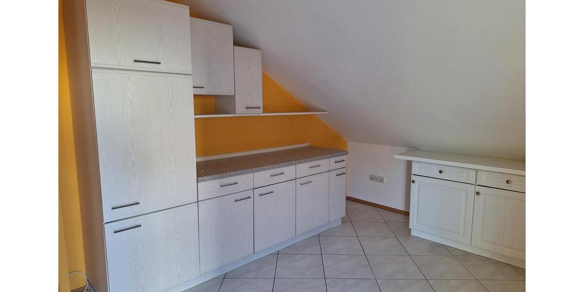 Dachgeschoßwohnung Sinsheim - 2 Zimmer, 75 m&sup2;, 750&euro; | Angebot:25367745