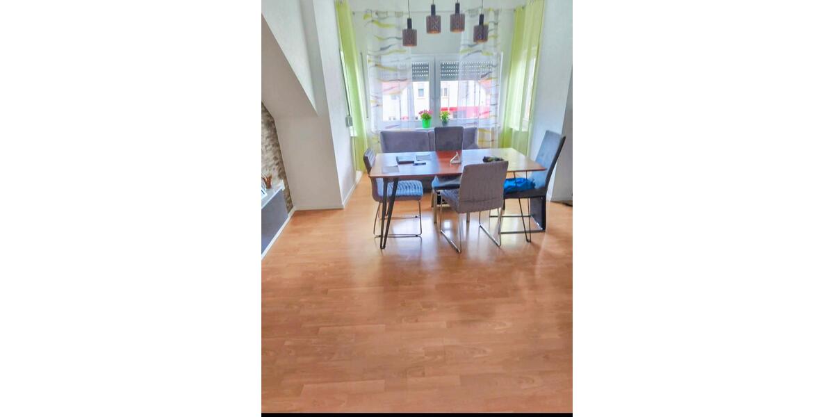 Dachgeschoßwohnung Bruchsal - 3.5 Zimmer, 84 m&sup2;, 250.000&euro; | Angebot:26790568