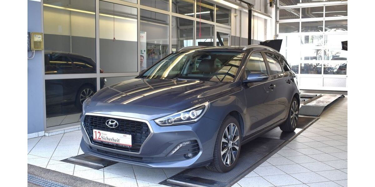 Hyundai i30 92.214 km 16.680 &euro; Bad Friedrichshall 74177