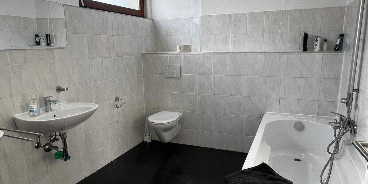 Etagenwohnung Niefern-Öschelbronn Niefern - 5 Zimmer, 130 m&sup2;, 299.000&euro; | Angebot:25780877