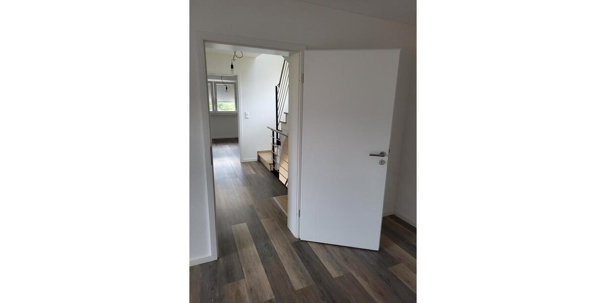 Etagenwohnung Malsch - 5 Zimmer, 121 m&sup2;, 1.500&euro; | Angebot:25894885