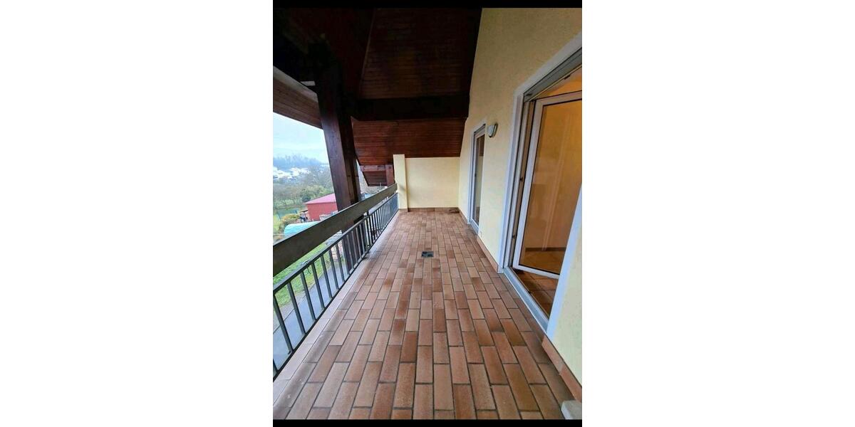 Dachgeschoßwohnung Obrigheim - 3.5 Zimmer, 108 m&sup2;, 1.100&euro; | Angebot:25928793