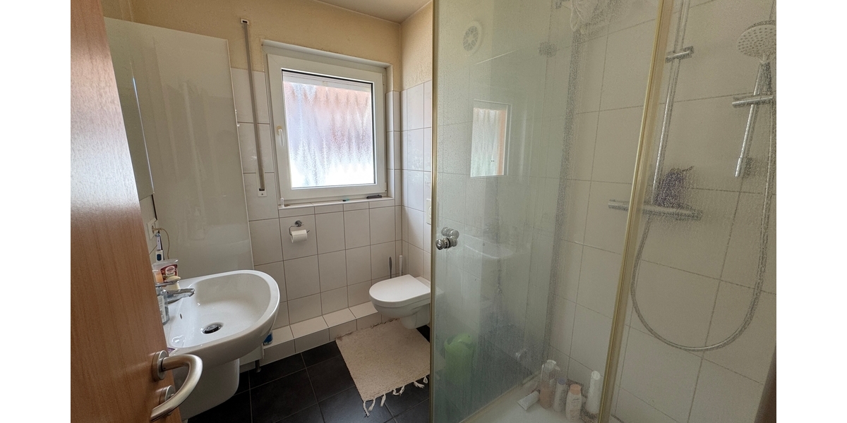 Energieeffizientes EFH mit Einliegerwohnung, Terrasse und großem Hof - Einfamilienhaus Sulzfeld | Angebot:24344056