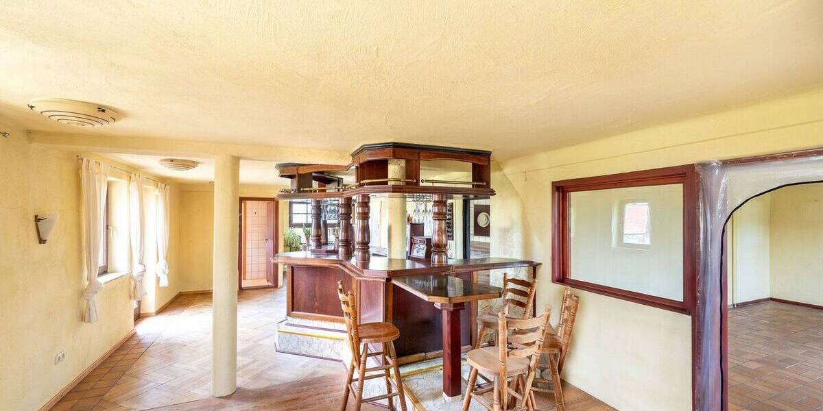 Mehrfamilienhaus, Wohnhaus Besigheim - 7 Zimmer, 340 m&sup2;, 549.000&euro; | Angebot:26731172