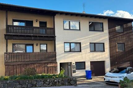 Haus Neckarbischofsheim - 8 Zimmer, 194 m&sup2;, 1.900&euro; | Angebot:25992356